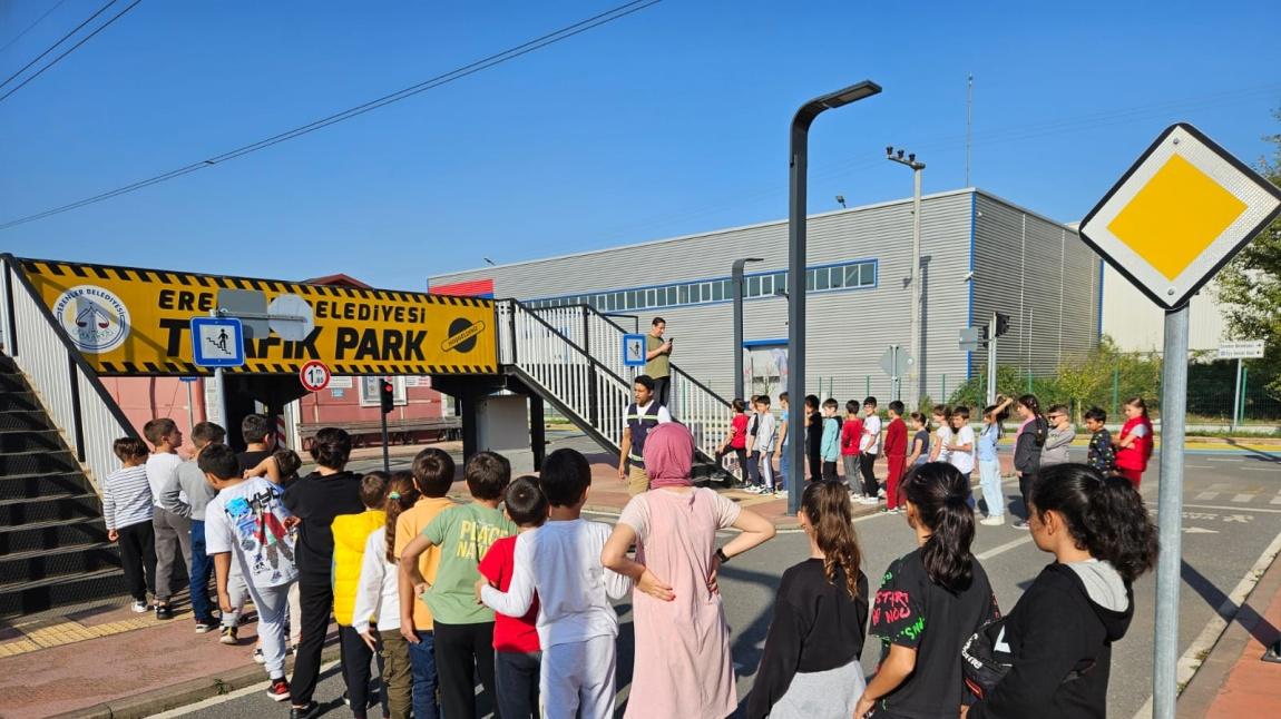 İlkokul Öğrencilerimizin Trafik Park Etkinliği 